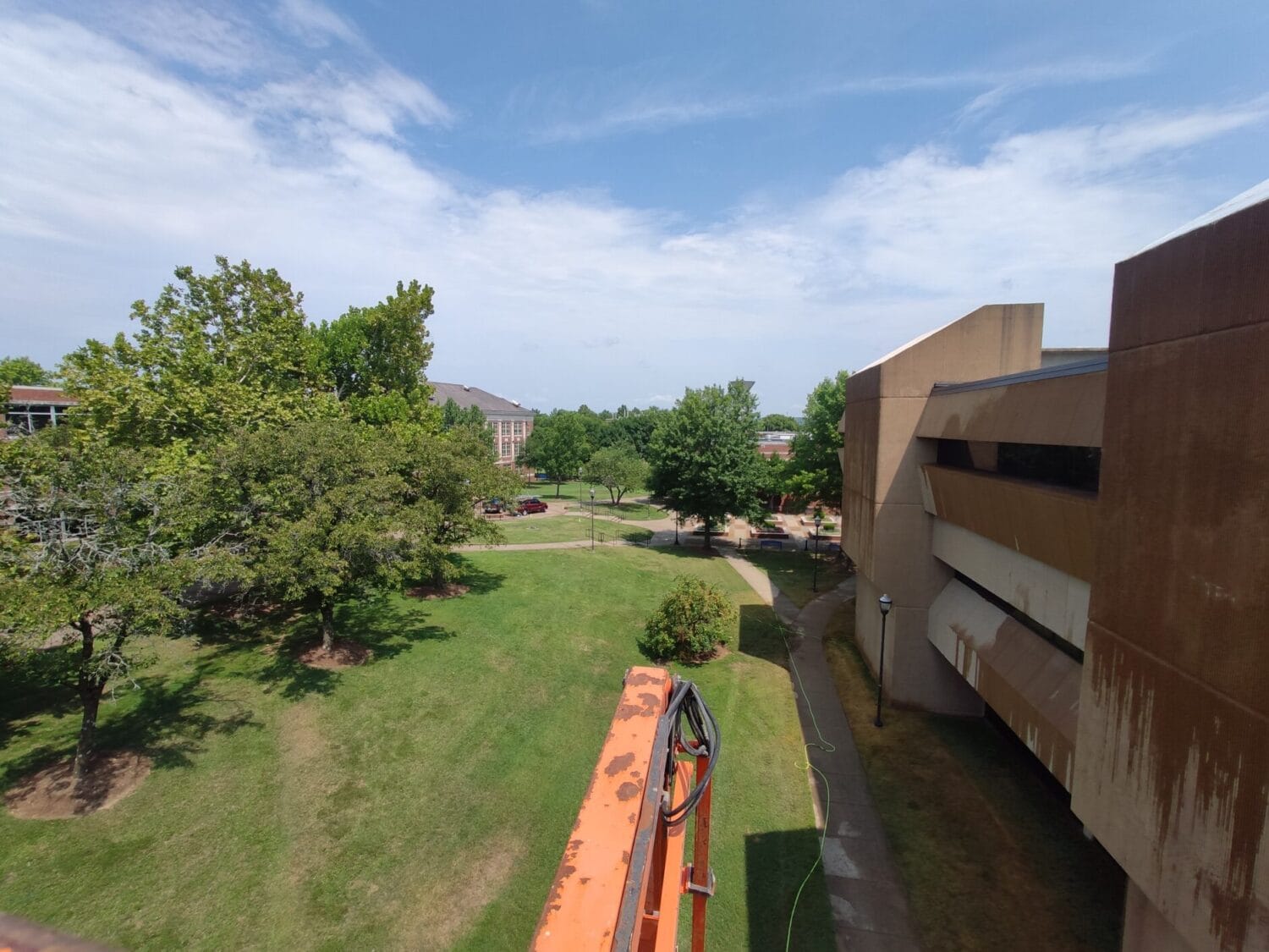 Commercial building washing in Nashville, TN