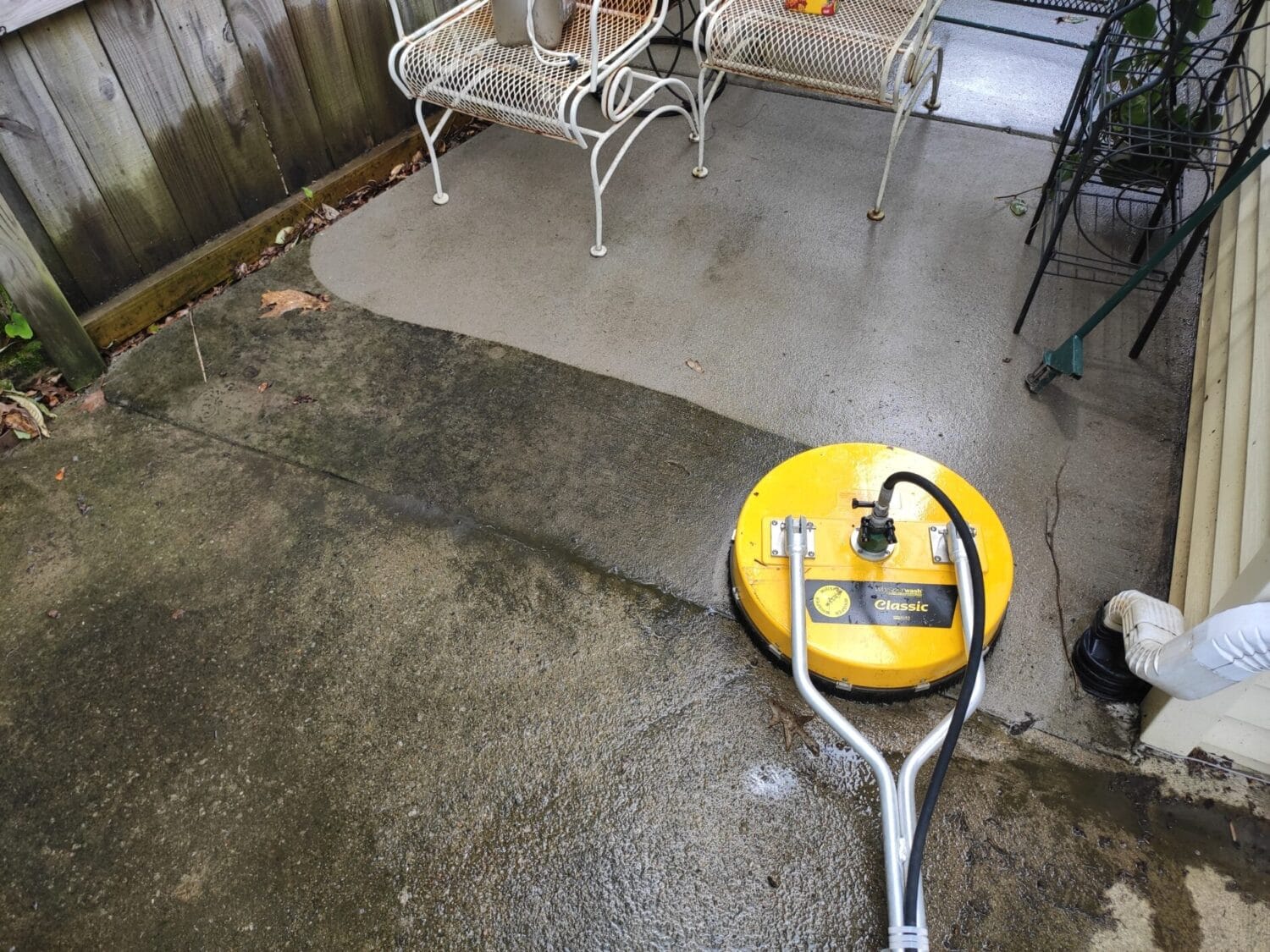 Naples pressure washing pool deck and concrete cleaning services removing stains and algae Southwest Florida